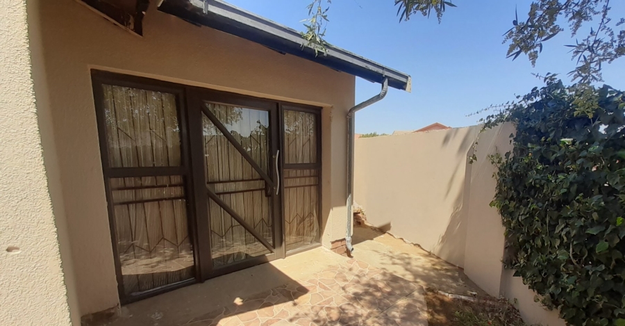 4 Bedroom Property for Sale in Botshabelo Free State